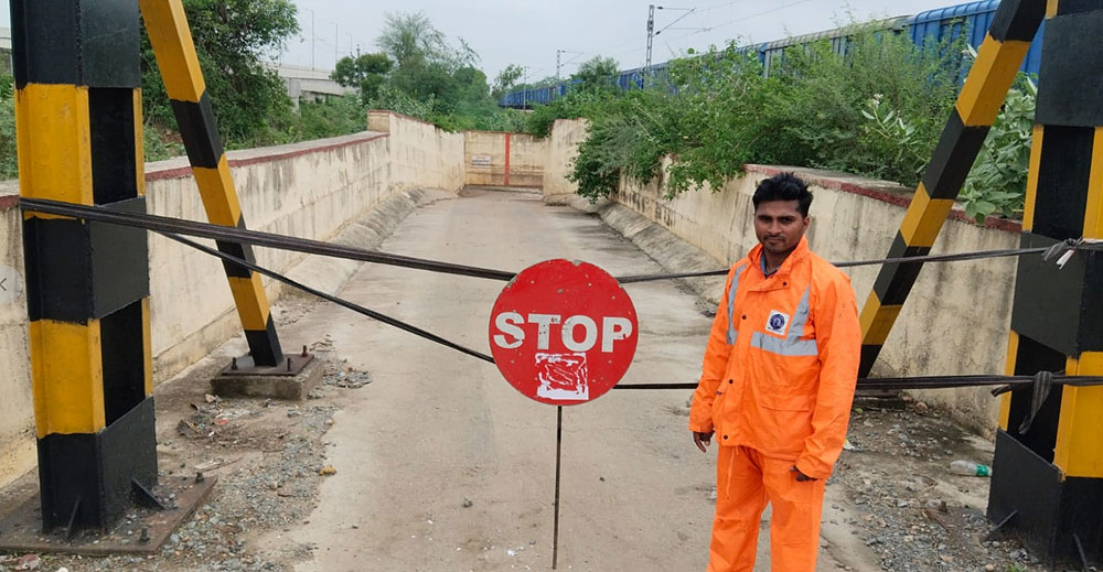 रेलवे अंडरपास में जलभराव की समस्या से निजात पाने के लिए रेलवे ने की विशेष व्यवस्था