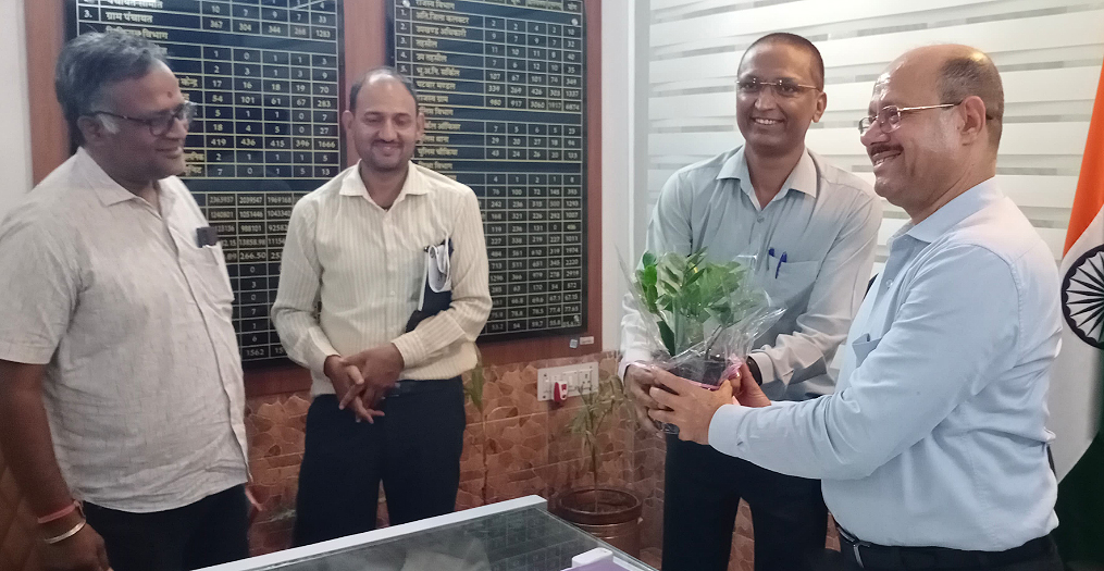 पंडित दीनदयाल उपाध्याय अंत्योदय संबल पखवाड़े का लाभ प्रत्येक पात्र व्यक्ति को मिले : विश्राम मीणा पंडित दीनदयाल उपाध्याय अंत्योदय संबल पखवाड़े का लाभ प्रत्येक पात्र व्यक्ति को मिले : विश्राम मीणा