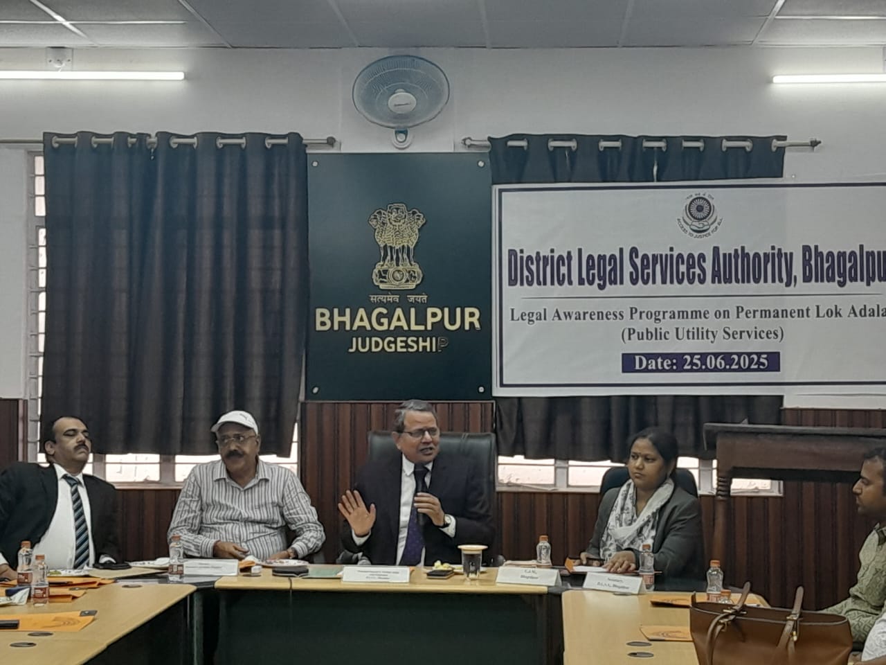 कार्यक्रम में मौजूद अतिथि कार्यक्रम में मौजूद अतिथि