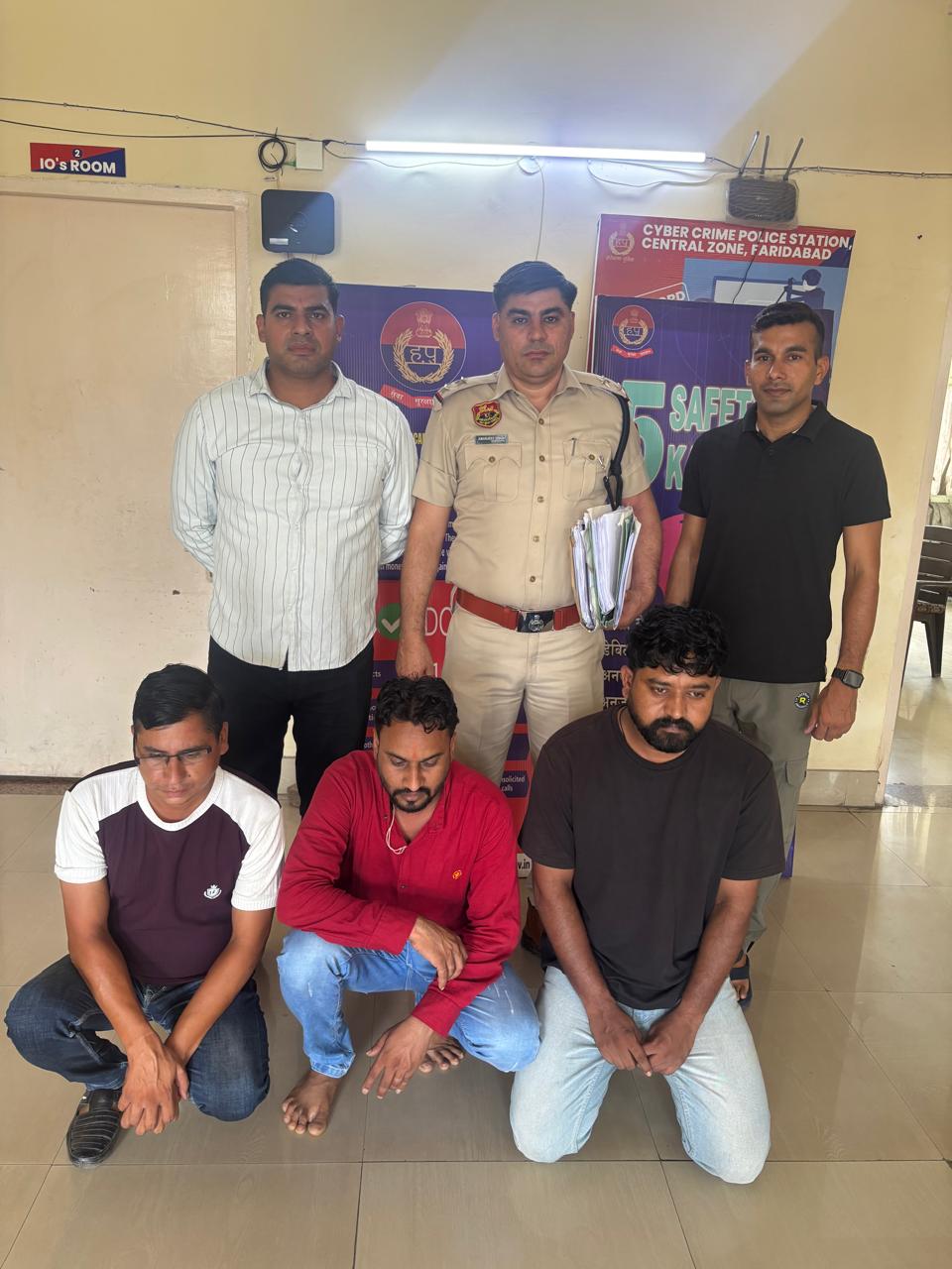 गिरफ्तार किए गए ठगी के आरोपित गिरफ्तार किए गए ठगी के आरोपित