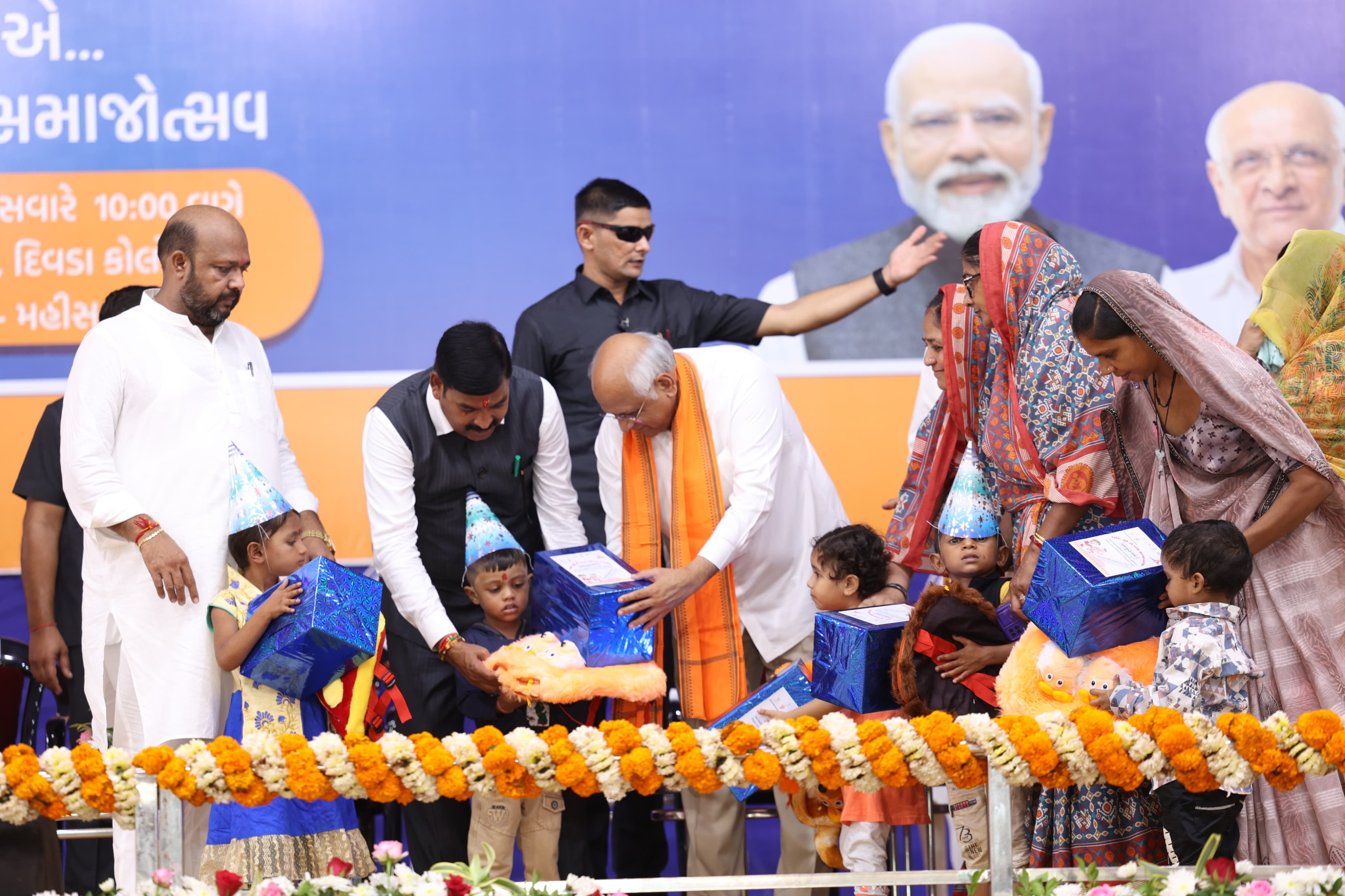 રાજ્યવ્યાપી શાળા પ્રવેશોત્સવનો આરંભ કરાવતા મુખ્યમંત્રી ભૂપેન્દ્ર પટેલ