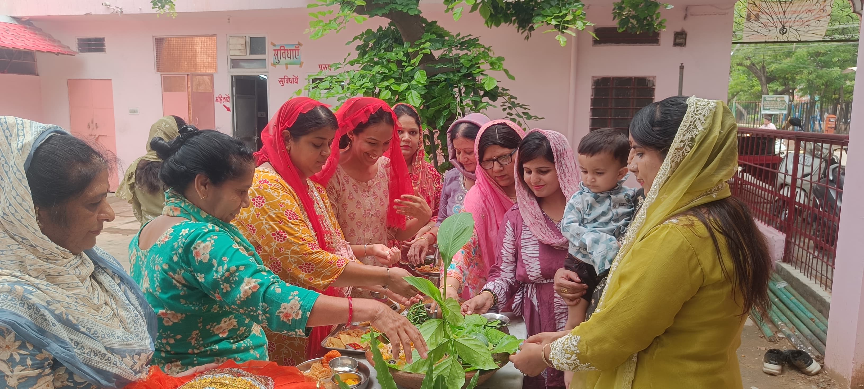 सिंधी समाज की महिलाओं ने जेठ चंड की पूजा कर प्रकृति बचाने का दिया संदेश