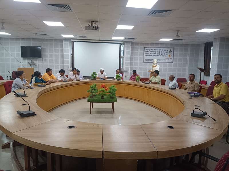 बीएचयू विधि संकाय में आपातकाल पर गोलमेज चर्चा बीएचयू विधि संकाय में आपातकाल पर गोलमेज चर्चा