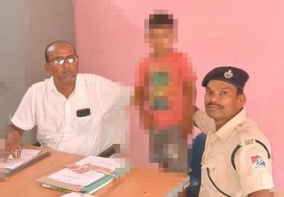 जांजगीर- चांपा : ग्राम पकरिया से गुमा बच्चा बिलासपुर में मिला...पुलिस ने रात भर मे खोज निकाला जांजगीर- चांपा : ग्राम पकरिया से गुमा बच्चा बिलासपुर में मिला...पुलिस ने रात भर मे खोज निकाला