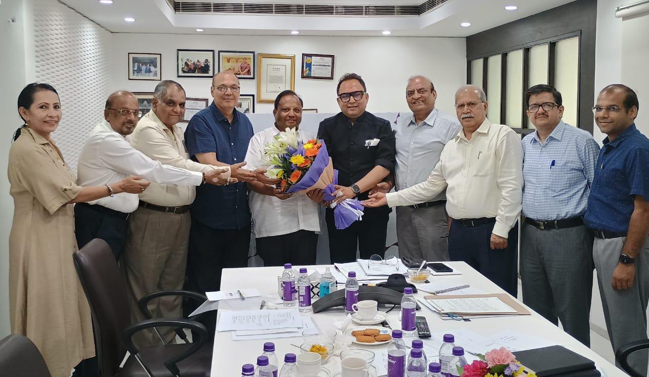 ईपीसीएच के अध्यक्ष डॉ. नीरज विनोद खन्ना की अध्यक्षता में ईपीसीएच हाउस में ईपीसीएच क्षेत्रीय कार्यालयों के साथ विस्तृत समीक्षा बैठक संपन्न