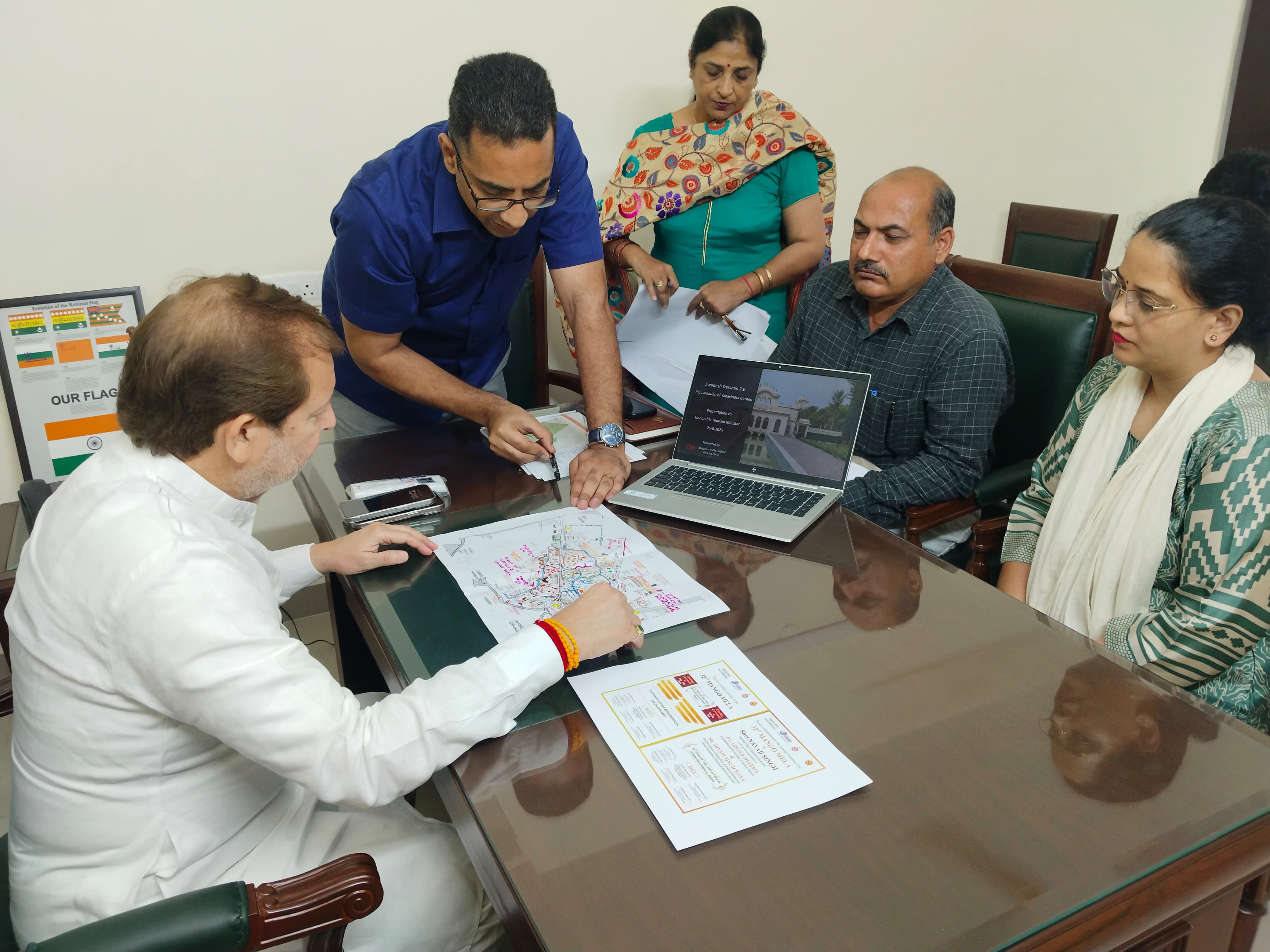 पर्यटन मंत्री डाॅ.अरविंद शर्मा मैंगाे फेस्टीवल के संबंध में अधिकारियों की बैठक लेते हुए पर्यटन मंत्री डाॅ.अरविंद शर्मा मैंगाे फेस्टीवल के संबंध में अधिकारियों की बैठक लेते हुए