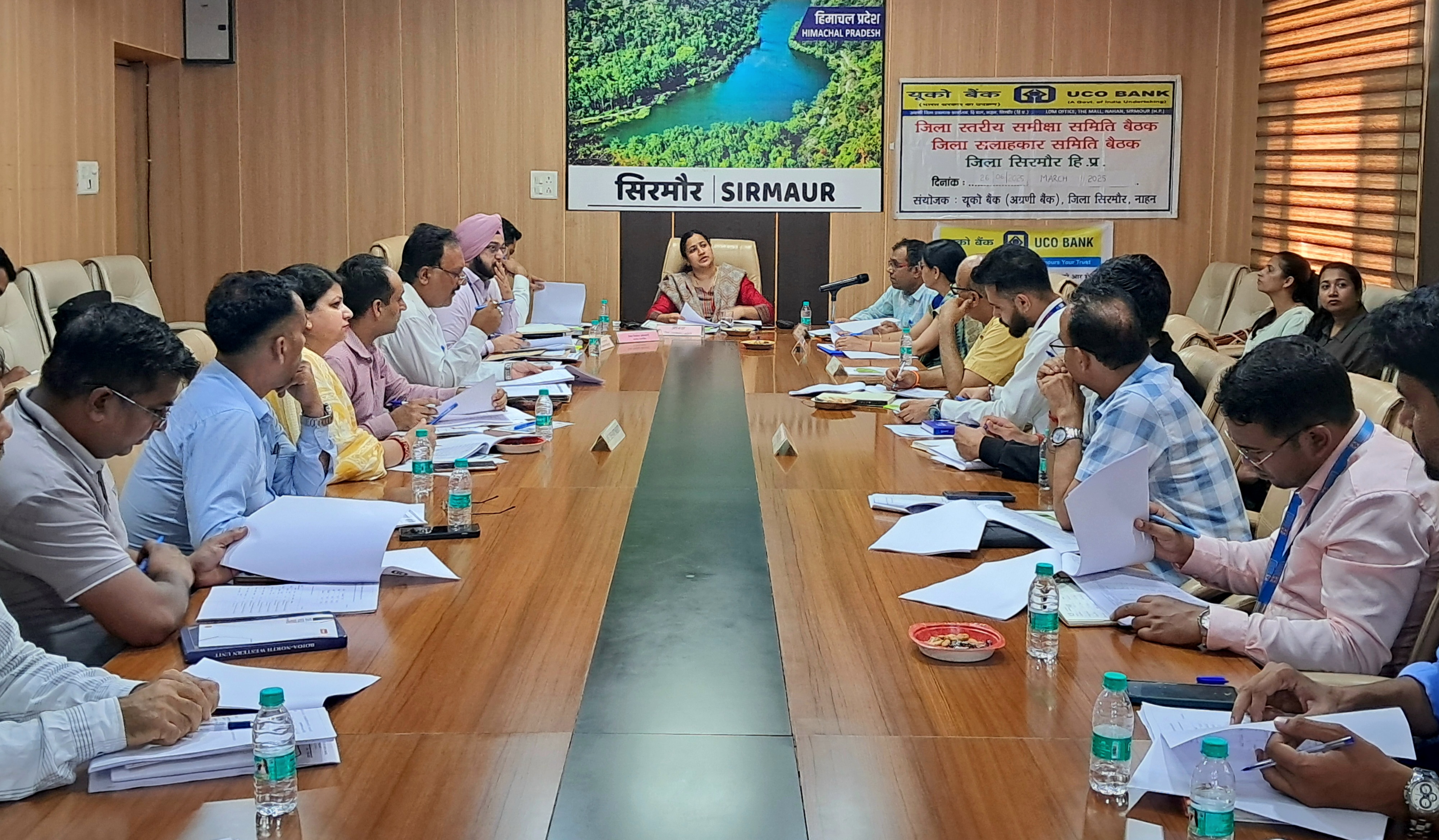 उपायुक्त ने बैंकों को जिला की सभी पंचायतों में जागरूकता शिविर लगाने के दिए निर्देश उपायुक्त ने बैंकों को जिला की सभी पंचायतों में जागरूकता शिविर लगाने के दिए निर्देश