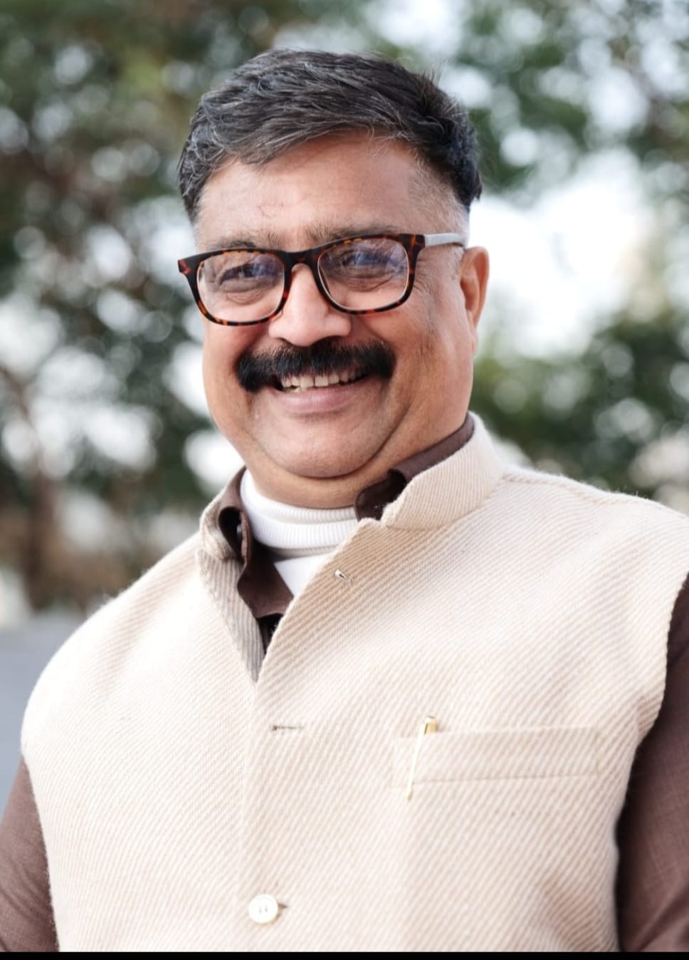 गुलशन डंग। गुलशन डंग।