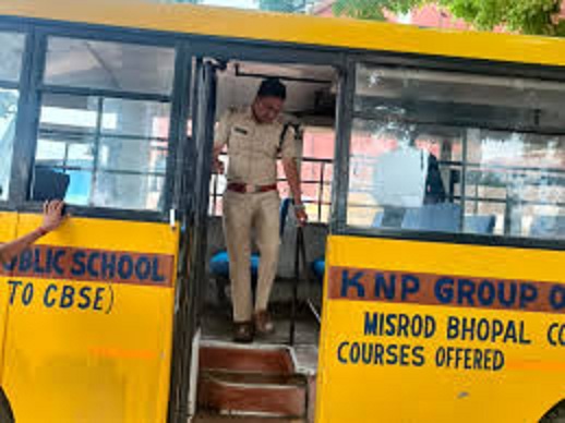 आरटीओ ने एक बार फिर सख्त रुख अपनाया है आरटीओ ने एक बार फिर सख्त रुख अपनाया है