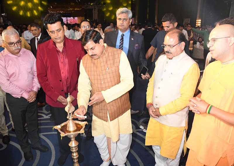 मीडिया संवाद कार्यक्रम का शुभारंभ करते हुए मुख्यमंत्री मीडिया संवाद कार्यक्रम का शुभारंभ करते हुए मुख्यमंत्री