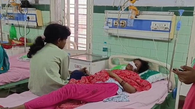 जिला अस्पताल में भर्ती घायल भारती जिला अस्पताल में भर्ती घायल भारती