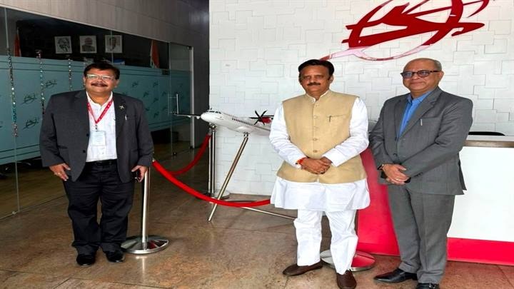 मप्रः उप मुख्यमंत्री शुक्ल ने हवाई सेवाओं के विस्तार के लिए एलायंस एयर के अधिकारियों की बैठक मप्रः उप मुख्यमंत्री शुक्ल ने हवाई सेवाओं के विस्तार के लिए एलायंस एयर के अधिकारियों की बैठक