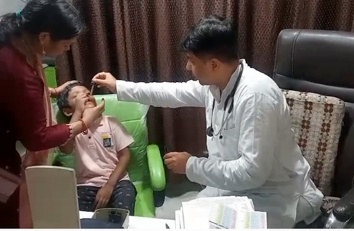 स्वर्ण बिन्दु प्राशन से स्मरण शक्ति होती है तीव्र -डॉ.नागेन्द्र शर्मा स्वर्ण बिन्दु प्राशन से स्मरण शक्ति होती है तीव्र -डॉ.नागेन्द्र शर्मा