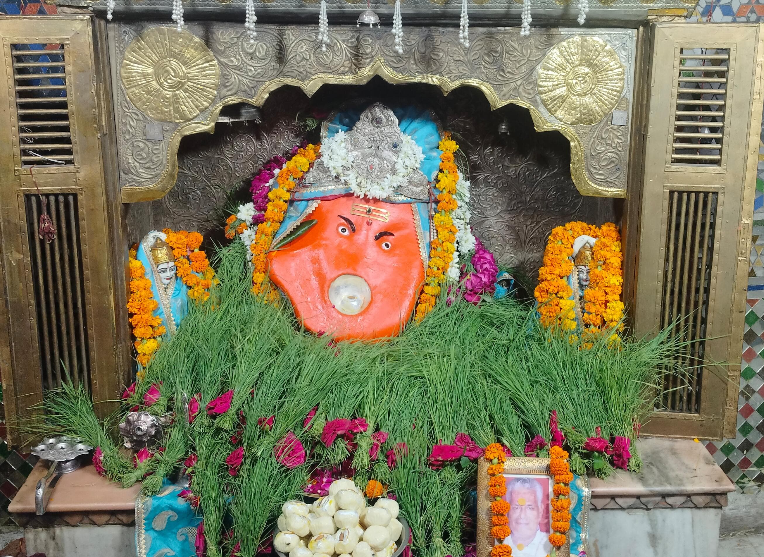 भगवान श्री गणेश का शुक्र पुष्य नक्षत्र में पंचामृत अभिषेक भगवान श्री गणेश का शुक्र पुष्य नक्षत्र में पंचामृत अभिषेक