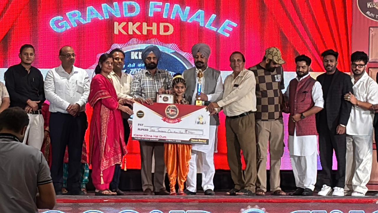 पोंटा की 10 वर्षीय मानसी ने डी डी पंजाबी के डांस शो में पाया पहला स्थान पोंटा की 10 वर्षीय मानसी ने डी डी पंजाबी के डांस शो में पाया पहला स्थान