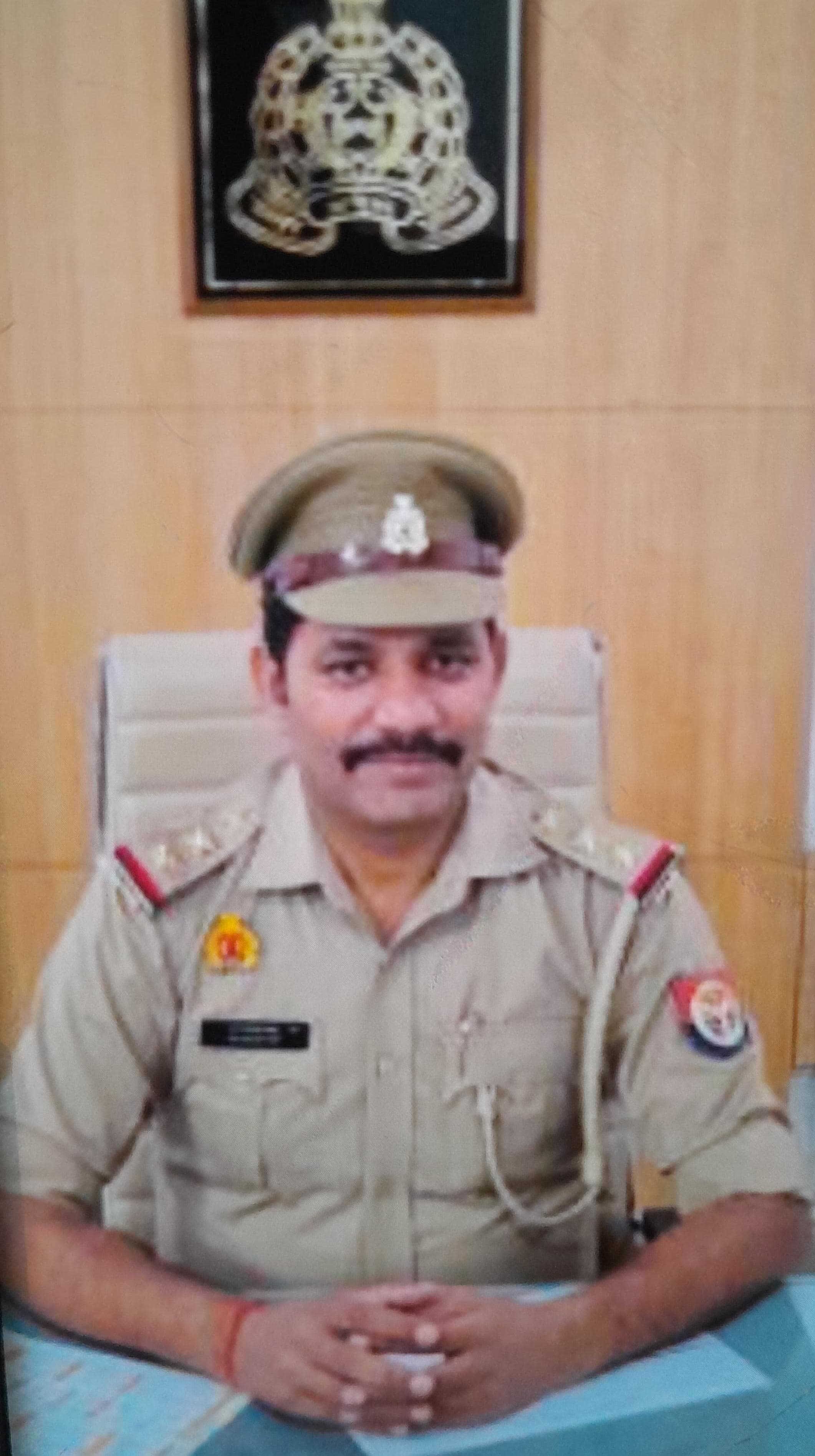 थाना मझोला के निलंबित इंस्पेक्टर रामप्रसाद शर्मा थाना मझोला के निलंबित इंस्पेक्टर रामप्रसाद शर्मा