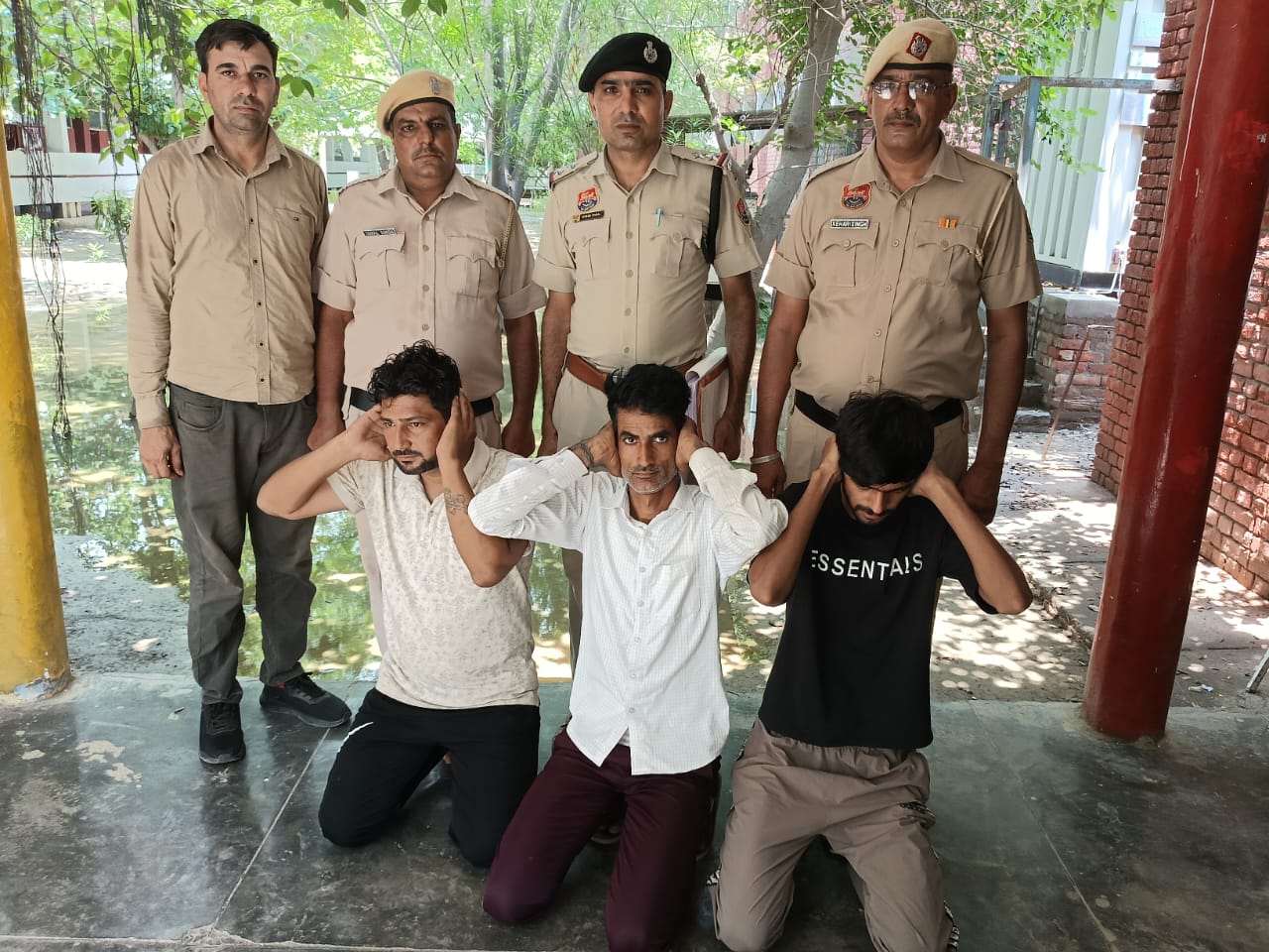 हत्या मामले में पकड़े गए आरोपी।