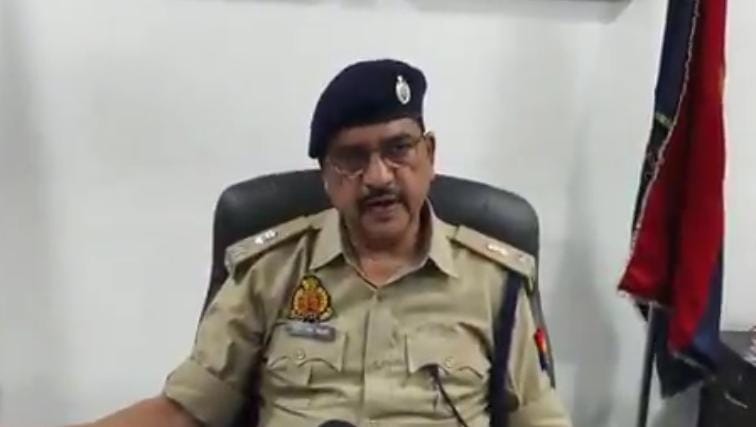 प्रेस वार्ता कर जानकारी देते डीसीपी साउथ दीपेंद्र नाथ चौधरी प्रेस वार्ता कर जानकारी देते डीसीपी साउथ दीपेंद्र नाथ चौधरी