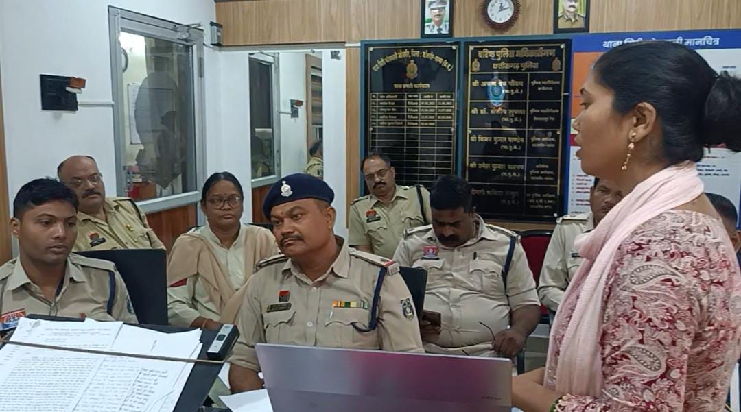 जांजगीर पुलिस हो रही अपग्रेड, मोबाइल ऐप से विवेचकों के लिए काम होगा अब और आसान...दुर्घटना के हर पहलू का विश्लेषण बस एक क्लिक से होंगे प्राप्त जांजगीर पुलिस हो रही अपग्रेड, मोबाइल ऐप से विवेचकों के लिए काम होगा अब और आसान...दुर्घटना के हर पहलू का विश्लेषण बस एक क्लिक से होंगे प्राप्त