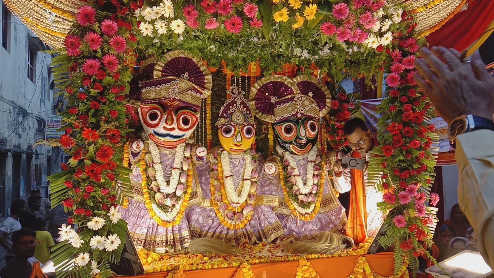 भगवान जगन्नाथ जी की शोभायात्रा भगवान जगन्नाथ जी की शोभायात्रा