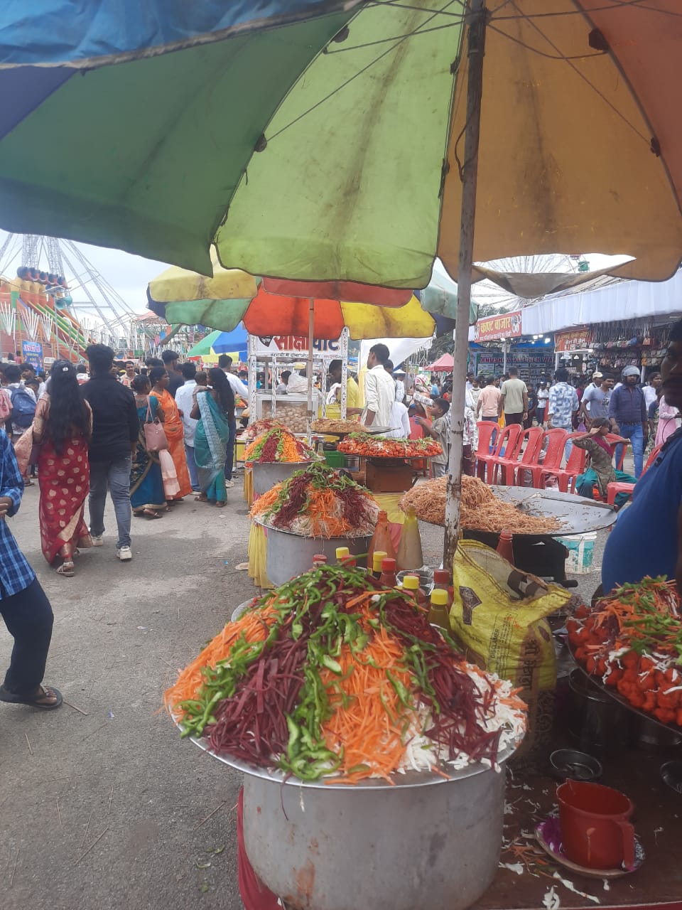 मेला में ठेला-खोमचा की दुकानों की तस्वीर मेला में ठेला-खोमचा की दुकानों की तस्वीर