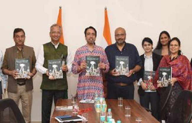 भारत के कार्यबल परिदृश्य को बदलना रिपोर्ट का अनावरण करते जयंत चौधरी भारत के कार्यबल परिदृश्य को बदलना रिपोर्ट का अनावरण करते जयंत चौधरी