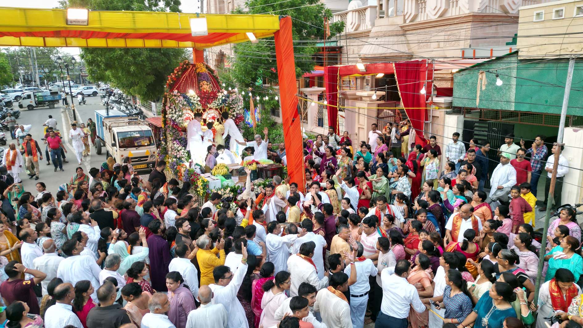बुधला संत मंदिर, सेक्टर 14 से निकली भगवान जगन्नाथ में भाग लेते श्रद्धालु। बुधला संत मंदिर, सेक्टर 14 से निकली भगवान जगन्नाथ में भाग लेते श्रद्धालु।