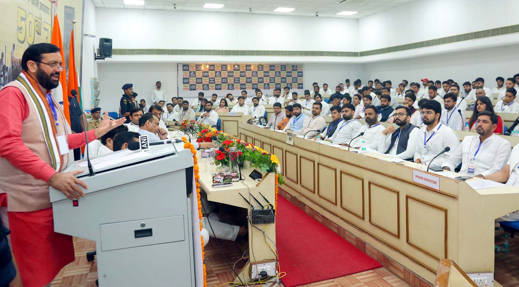 गुरुग्राम स्थित हरियाण लोक प्रशासन संस्थान में युवा मॉक पार्लियामेंट में बोलते सीएम नायब सिंह सैनी। गुरुग्राम स्थित हरियाण लोक प्रशासन संस्थान में युवा मॉक पार्लियामेंट में बोलते सीएम नायब सिंह सैनी।