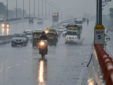 दिल्ली में बारिश की प्रतीकात्मक तस्वीर