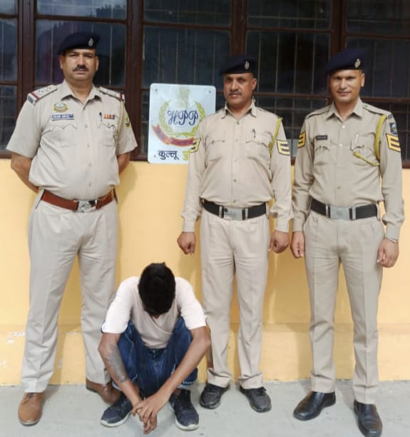 हेरोइन तस्करी के आरोप में गिरफ्तार हेरोइन तस्कर हेरोइन तस्करी के आरोप में गिरफ्तार हेरोइन तस्कर