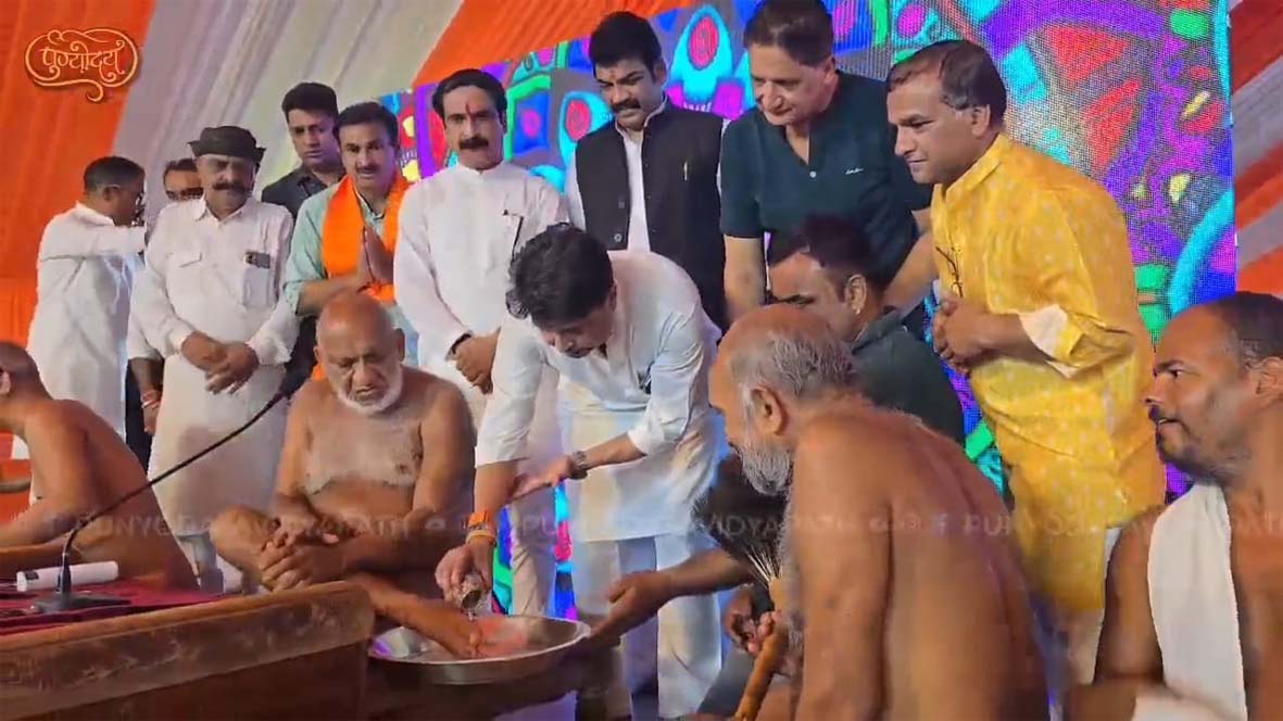 दलगत राजनीति से ऊपर रखें विकास : सिंधिया दलगत राजनीति से ऊपर रखें विकास : सिंधिया
