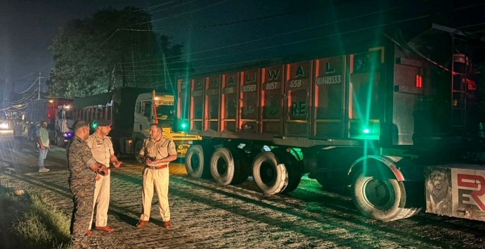 सिरमौर पुलिस द्वारा नियम तोड़ने वाले ट्रकों /डंपरों पर की गयी कड़ी कार्यवाई सिरमौर पुलिस द्वारा नियम तोड़ने वाले ट्रकों /डंपरों पर की गयी कड़ी कार्यवाई