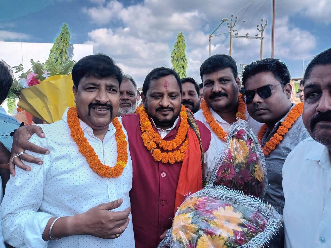 अररिया फोटो: उद्यमी आयोग के सदस्य आलोक भगत का स्वागत अररिया फोटो: उद्यमी आयोग के सदस्य आलोक भगत का स्वागत