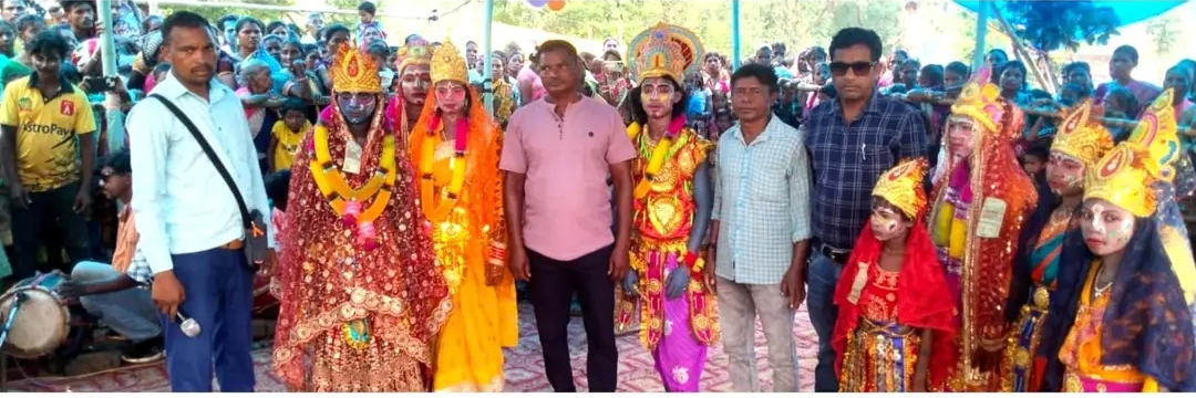 छऊ नृत्य के कलाकार और अतिथि छऊ नृत्य के कलाकार और अतिथि