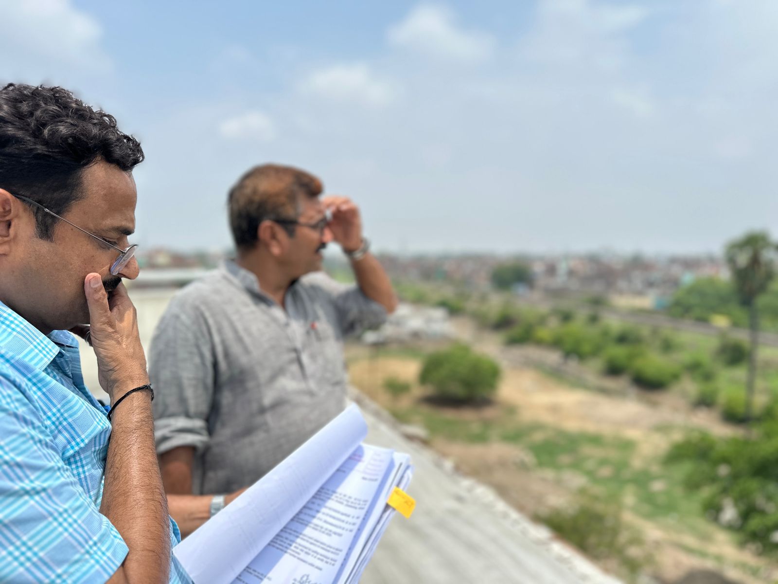 कज्ज़ाकपुरा ओवरब्रिज पर विधायक कज्ज़ाकपुरा ओवरब्रिज पर विधायक