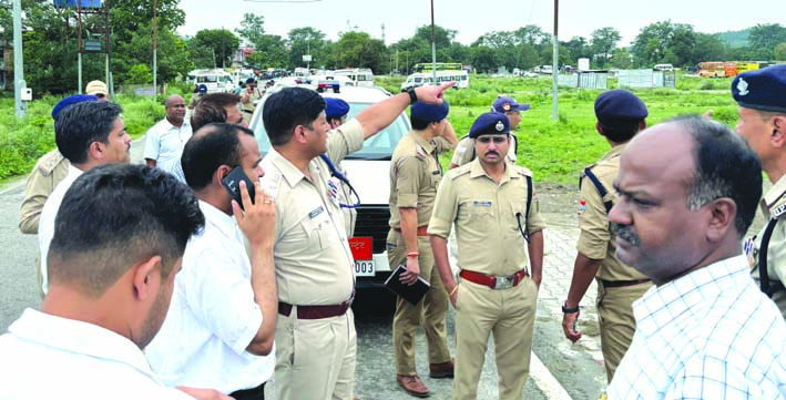 निरीक्षण के दौरान निरीक्षण के दौरान