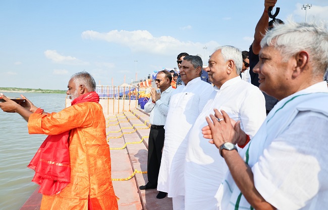 मुख्यमंत्री बख्तियारपुर में पक्का तट सुरक्षात्मक कार्य का लोकार्पण मौके पर मुख्यमंत्री बख्तियारपुर में पक्का तट सुरक्षात्मक कार्य का लोकार्पण मौके पर