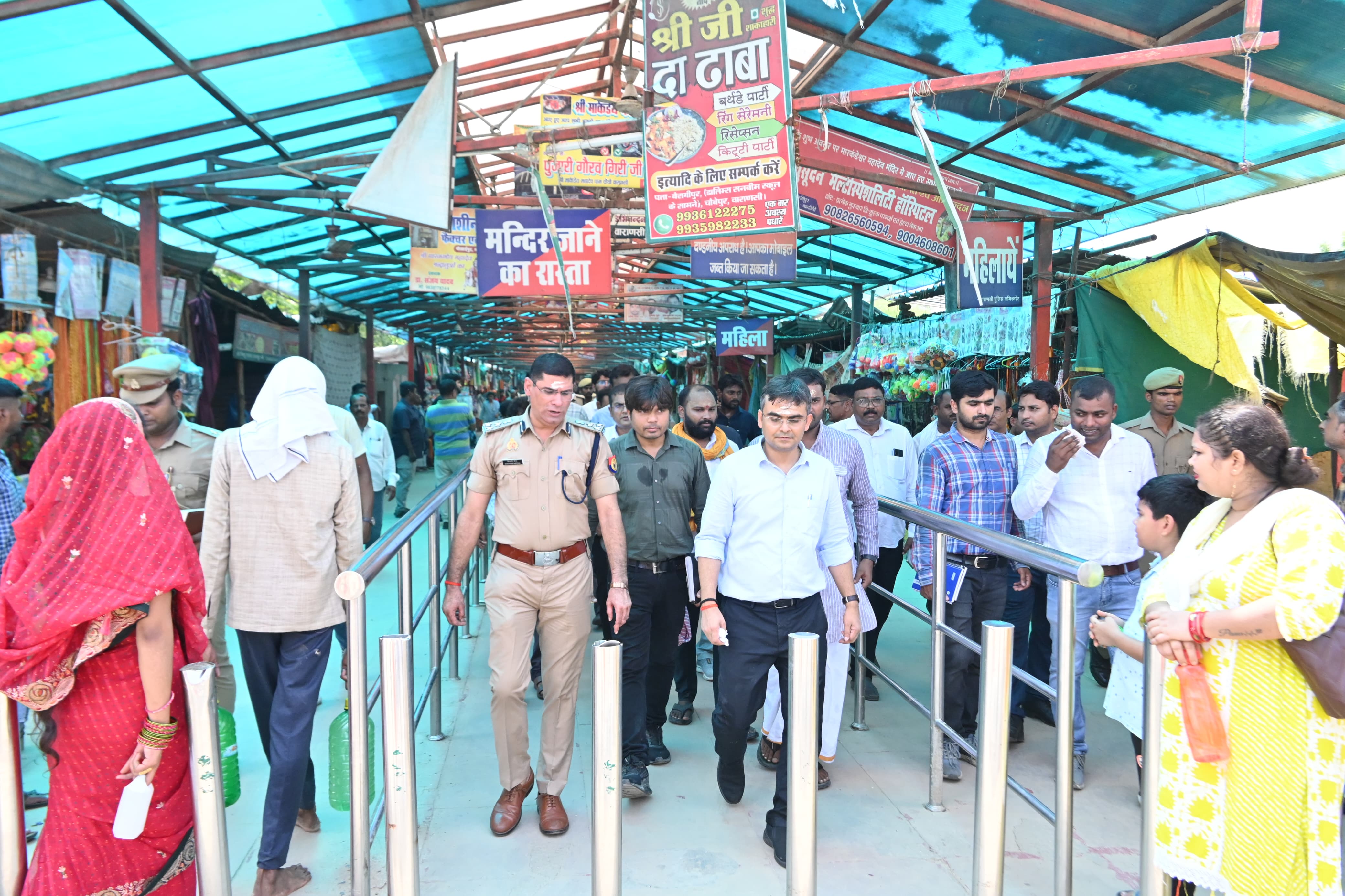 सावन की तैयारियों को परखते जिलाधिकारी सत्येंद्र कुमार और अपर पुलिस आयुक्त सावन की तैयारियों को परखते जिलाधिकारी सत्येंद्र कुमार और अपर पुलिस आयुक्त