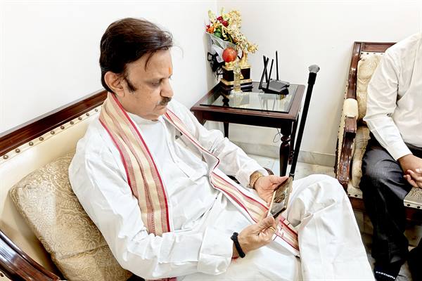 उप मुख्यमंत्री शुक्ल ने रीवा में प्रधानमंत्री मोदी की मन की बात का किया श्रवण