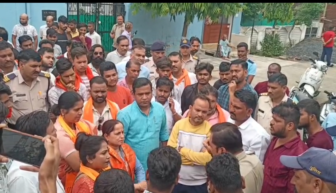 धर्मांतरण, बजरंग दल के विरोध पर हुई कार्रवाई धर्मांतरण, बजरंग दल के विरोध पर हुई कार्रवाई