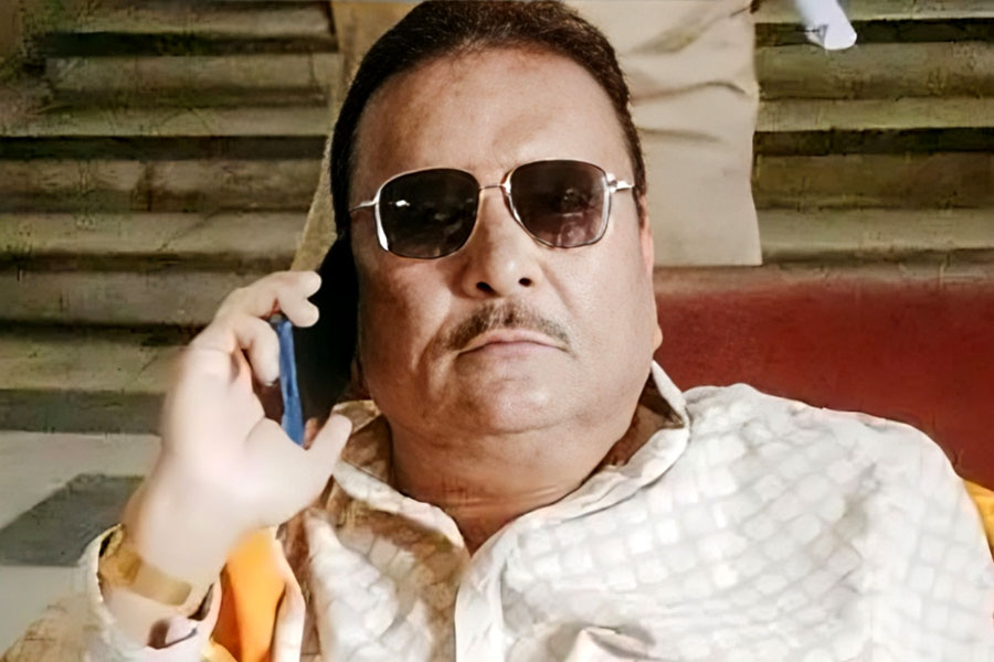 मदन मित्रा को टीएमसी पार्टी के तरफ से नोटिस मदन मित्रा को टीएमसी पार्टी के तरफ से नोटिस