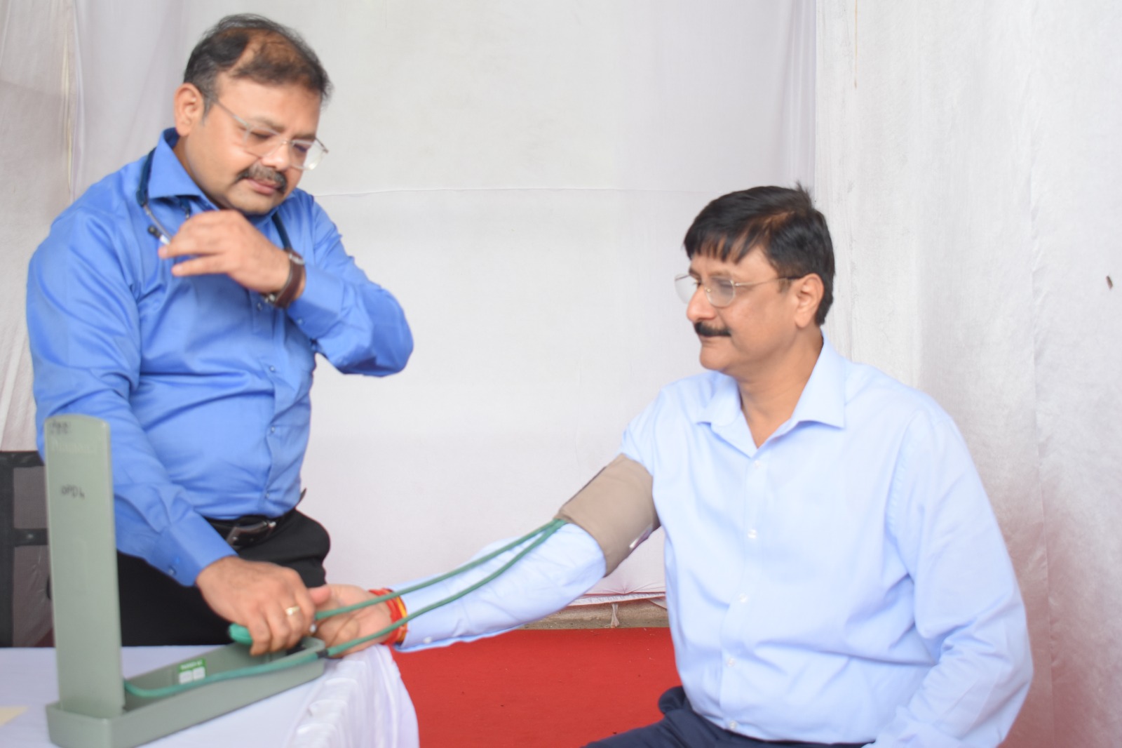 जांजगीर-चांपा पुलिस की स्वास्थ्य पहल: निःशुल्क स्वास्थ्य शिविर में 436 पुलिसकर्मियों और परिजनों ने लिया लाभ जांजगीर-चांपा पुलिस की स्वास्थ्य पहल: निःशुल्क स्वास्थ्य शिविर में 436 पुलिसकर्मियों और परिजनों ने लिया लाभ