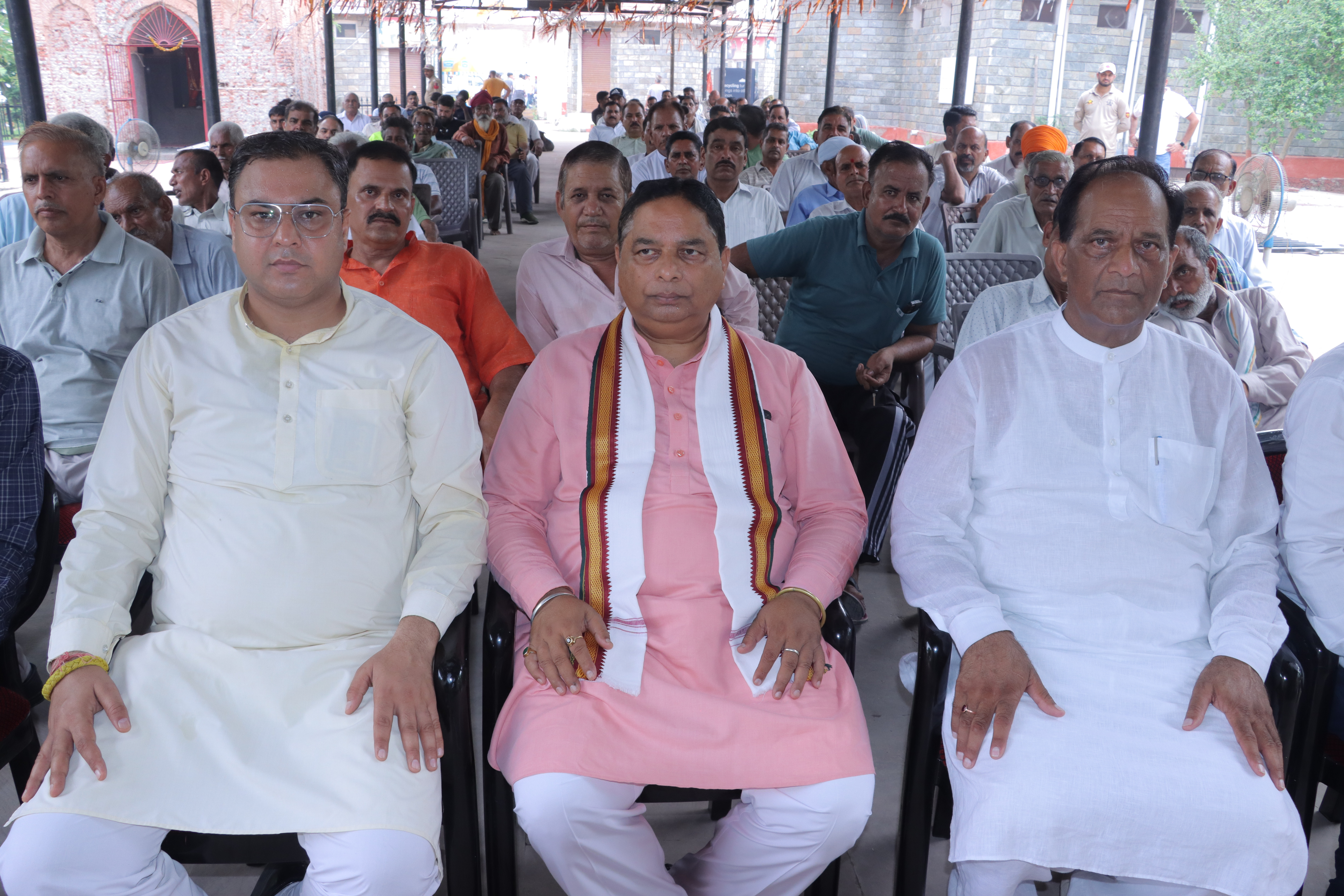 BJP STATE PRESIDENT SAT SHARMA & others listen PM Modi Mann Ki Baat BJP STATE PRESIDENT SAT SHARMA & others listen PM Modi Mann Ki Baat