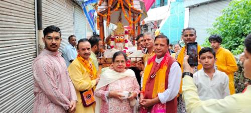 भाजपा प्रदेश अध्यक्ष डॉ. राजीव बिंदल ने भगवान जगन्नाथ रथ यात्रा में भाग लेते हुए भाजपा प्रदेश अध्यक्ष डॉ. राजीव बिंदल ने भगवान जगन्नाथ रथ यात्रा में भाग लेते हुए