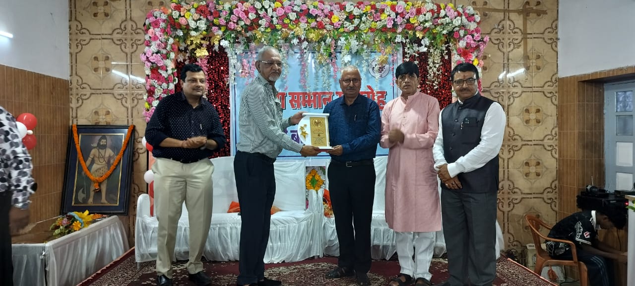 कार्यक्रम में शामिल अतिथिगण कार्यक्रम में शामिल अतिथिगण
