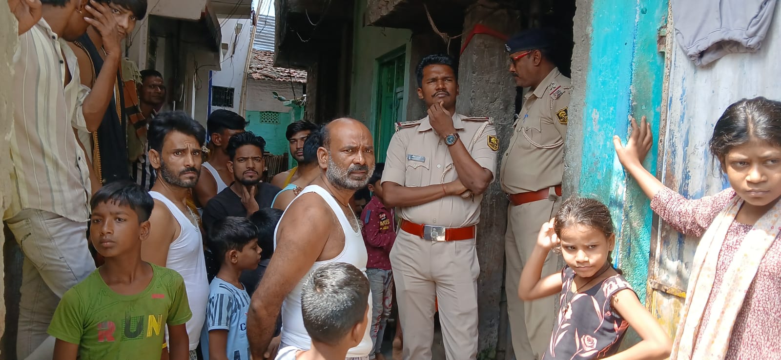 मौके पर मौजूद पुलिस मौके पर मौजूद पुलिस