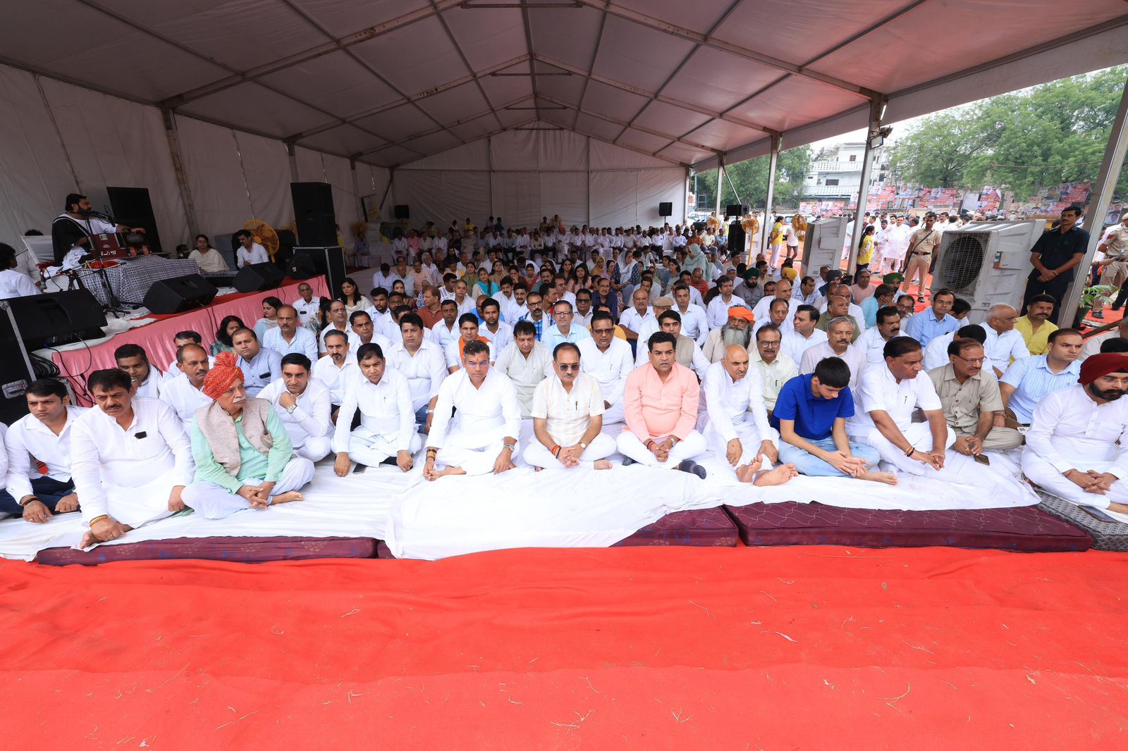 दिल्ली के पूर्व मुख्यमंत्री साहिब सिंह वर्मा की पुण्यतिथि पर सोमवार को घेवरा मोड़ स्थित स्वाभिमान स्थल पर प्रार्थना सभा दिल्ली के पूर्व मुख्यमंत्री साहिब सिंह वर्मा की पुण्यतिथि पर सोमवार को घेवरा मोड़ स्थित स्वाभिमान स्थल पर प्रार्थना सभा
