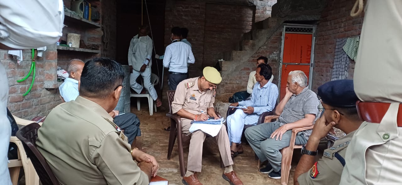 मृतक किसान व घटना पर पुलिस मृतक किसान व घटना पर पुलिस