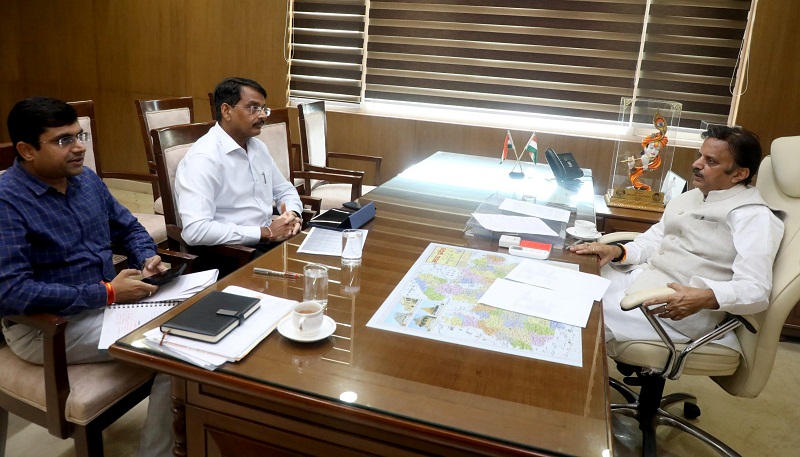 उप मुख्यमंत्री ने कही मानव संसाधन सुदृढ़ीकरण और चिकित्सा सेवाओं की समीक्षा
