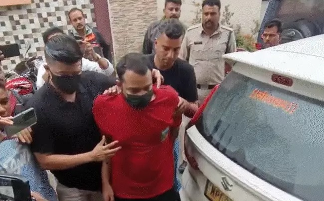 ससुराल में तलाशी